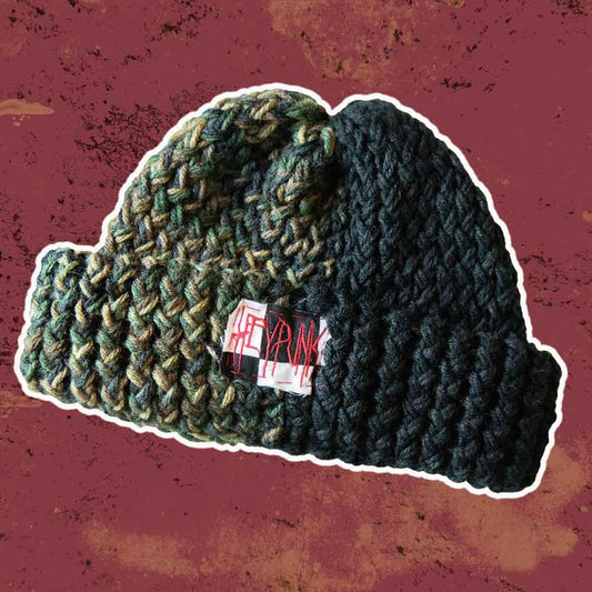 🪾 camo & black split beanie 🪾
